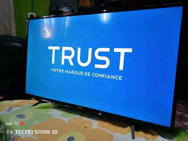 Téléviseur Trust LED 32 pouces