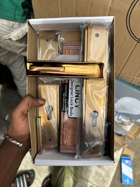 Poignées de porte dorées Lincy