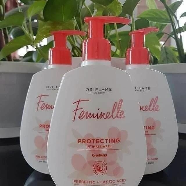 Feminelle Protecting Intimate Wash with Cranberry
