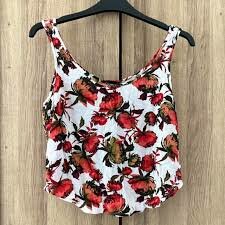 Haut à fleurs d'été