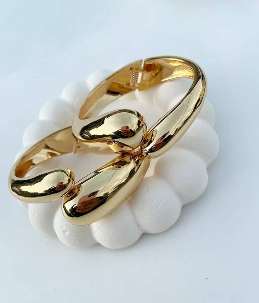 Crunchy bold bracelets