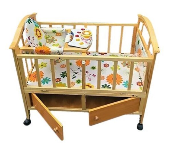 Lit bébé en bois avec rangement