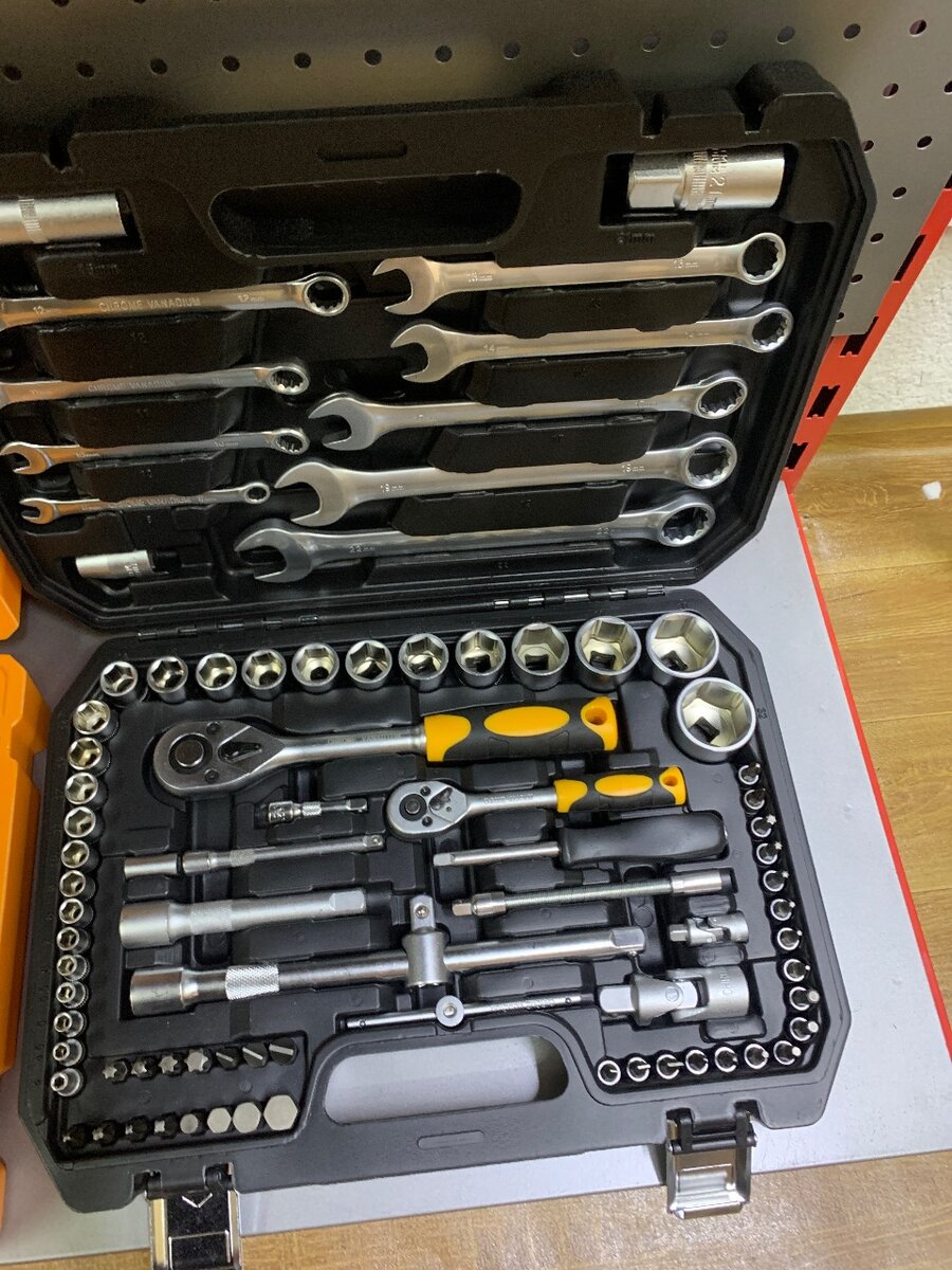 82 предметов