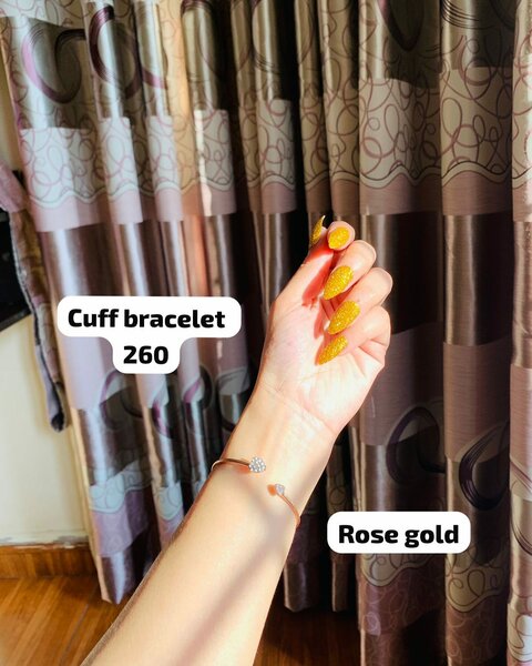 Cuff bracelet 