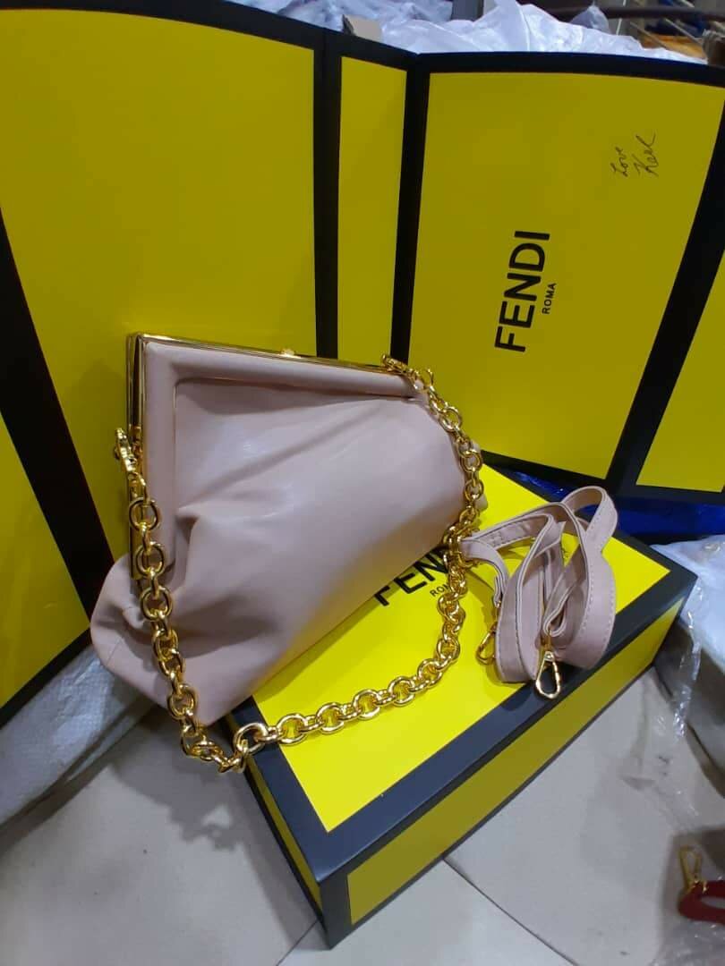 Women's dressing bag