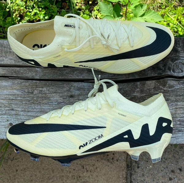 PAIRE DE MAGRE NIKE