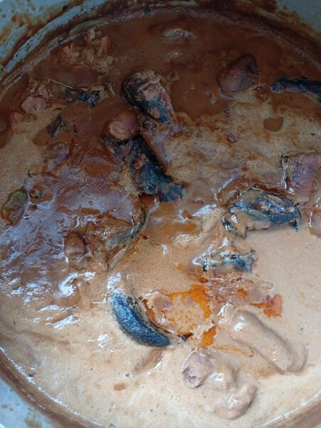 Sauce d'arachide au poisson