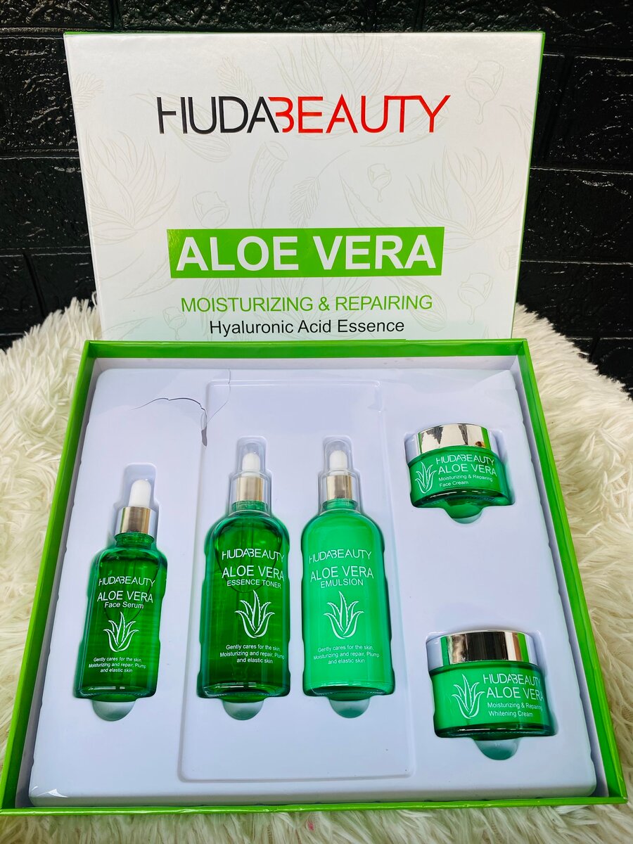 Huda Beauty Aloe Vera Soin Réparateur et Hydratant 5 pièces