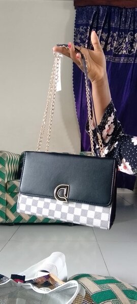 Sac à main chic à chaîne