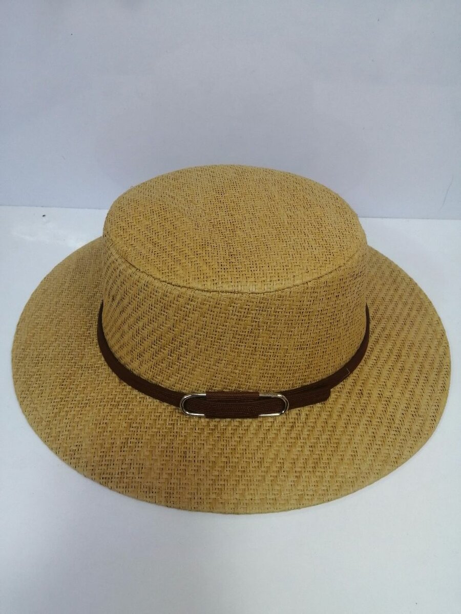 Chapeau de paille marron