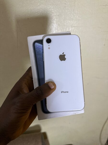 iPhone XR 64 gigas