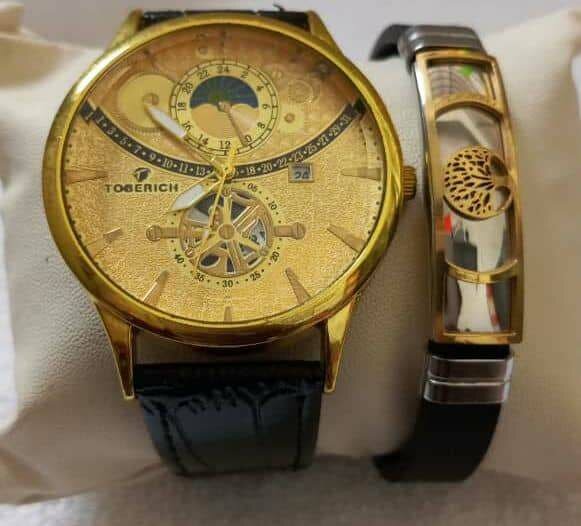 Montre mécanique dorée