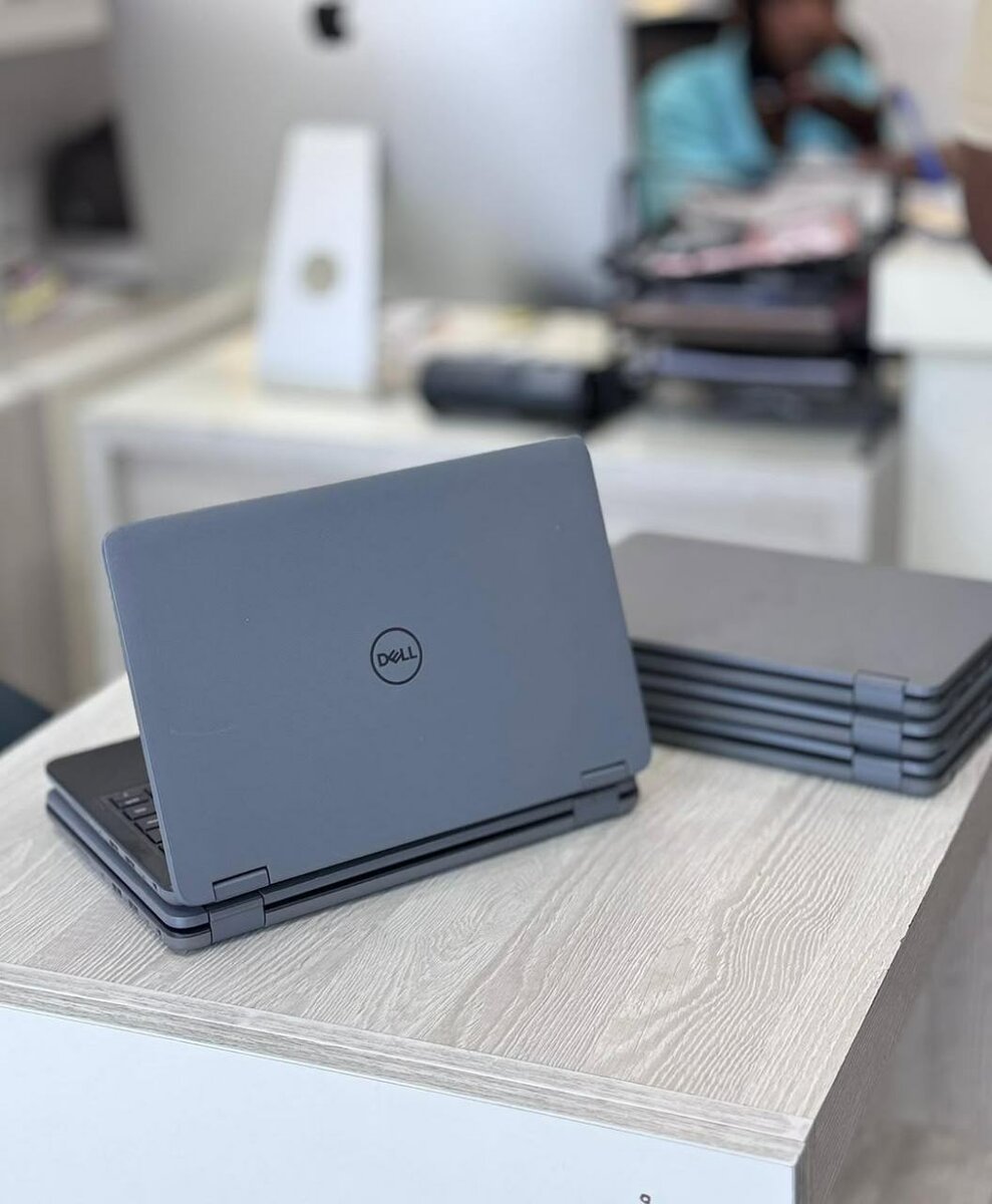 Dell 2-en-1 tactile pliable