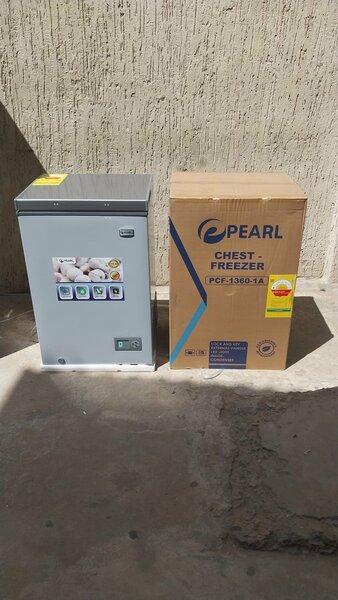 Pearl chest freezer