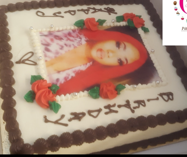 Un beau et très savoureux gâteau pour avos vacances Petite envie de gâteaux personnalisés à votre image, passez chez Oh My Cakes!(Abidjan).🎂🎂🎂 Vous aurez tous un gâteau chez nous à partir