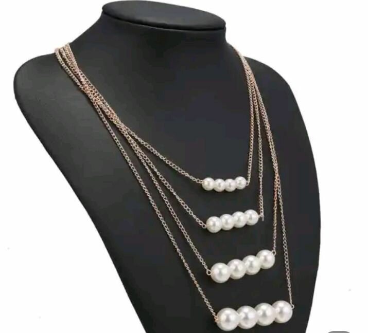 Multi layer pearl necklace