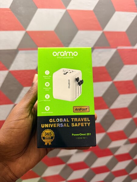 Adaptateur universel Oraimo