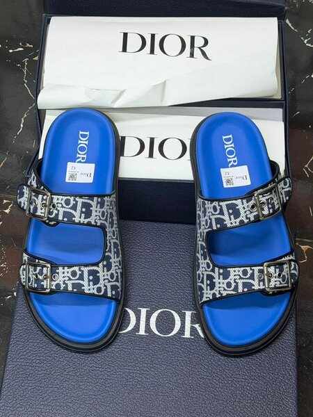 Sandales Dior élégantes