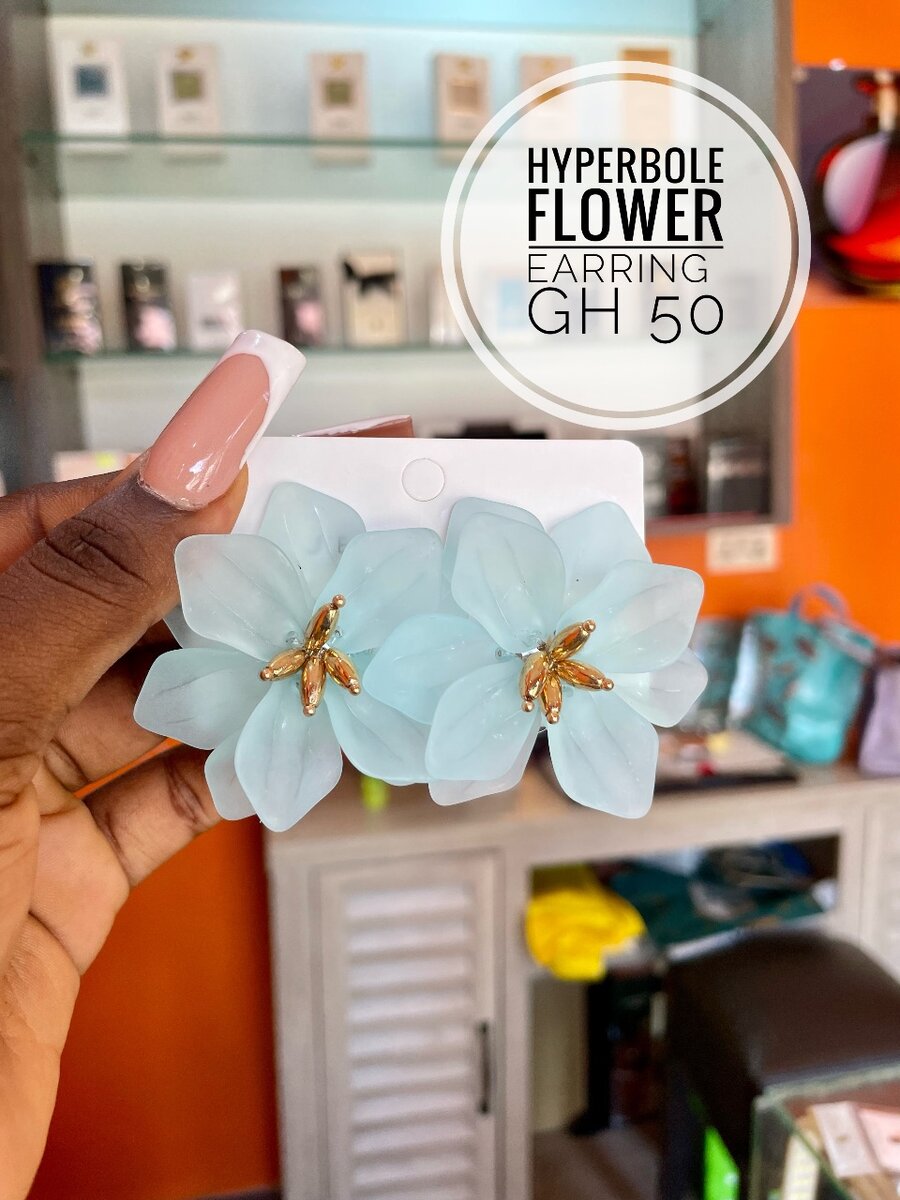 Hyperbole flower earrings