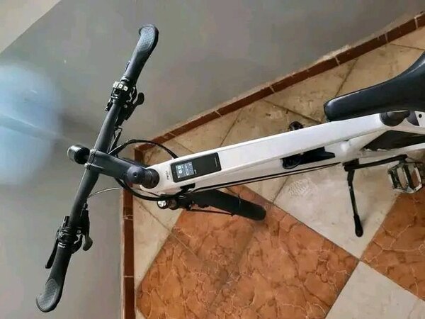 Vélo Électrique Urbain Blanc