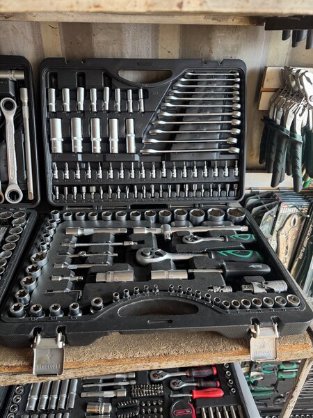 Набор инструментов AEROFORCE 125pcs