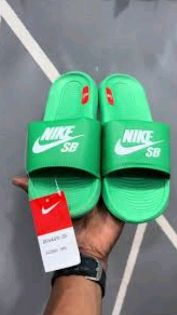 Claquettes Nike SB Confort