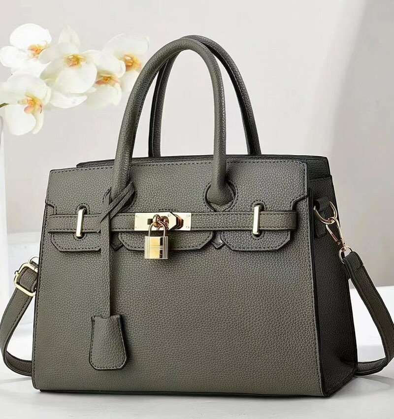 Stylish and fashionable women's bag