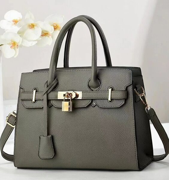Stylish and fashionable women's bag