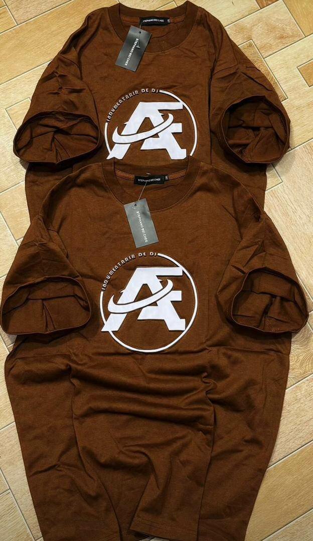 T-shirt marron décontracté