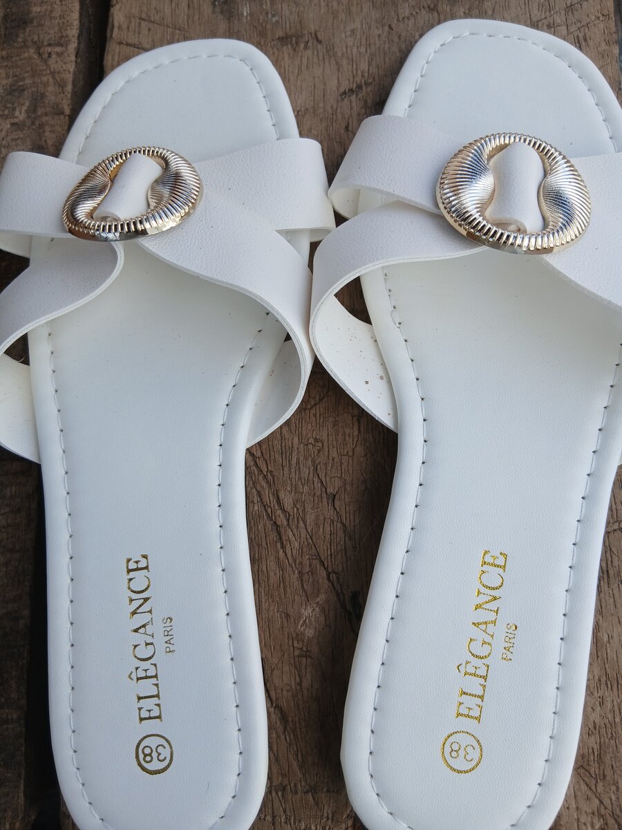Sandales élégantes blanches