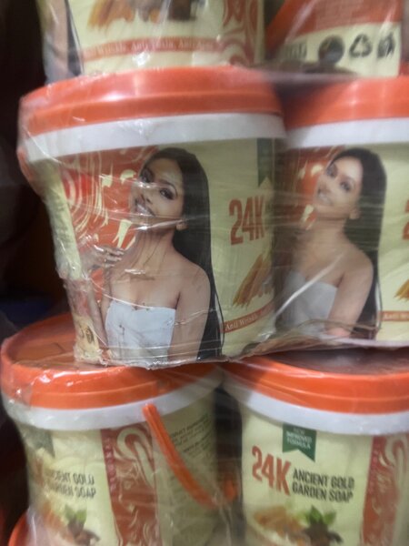 Savon Blanchissant Visual Glow