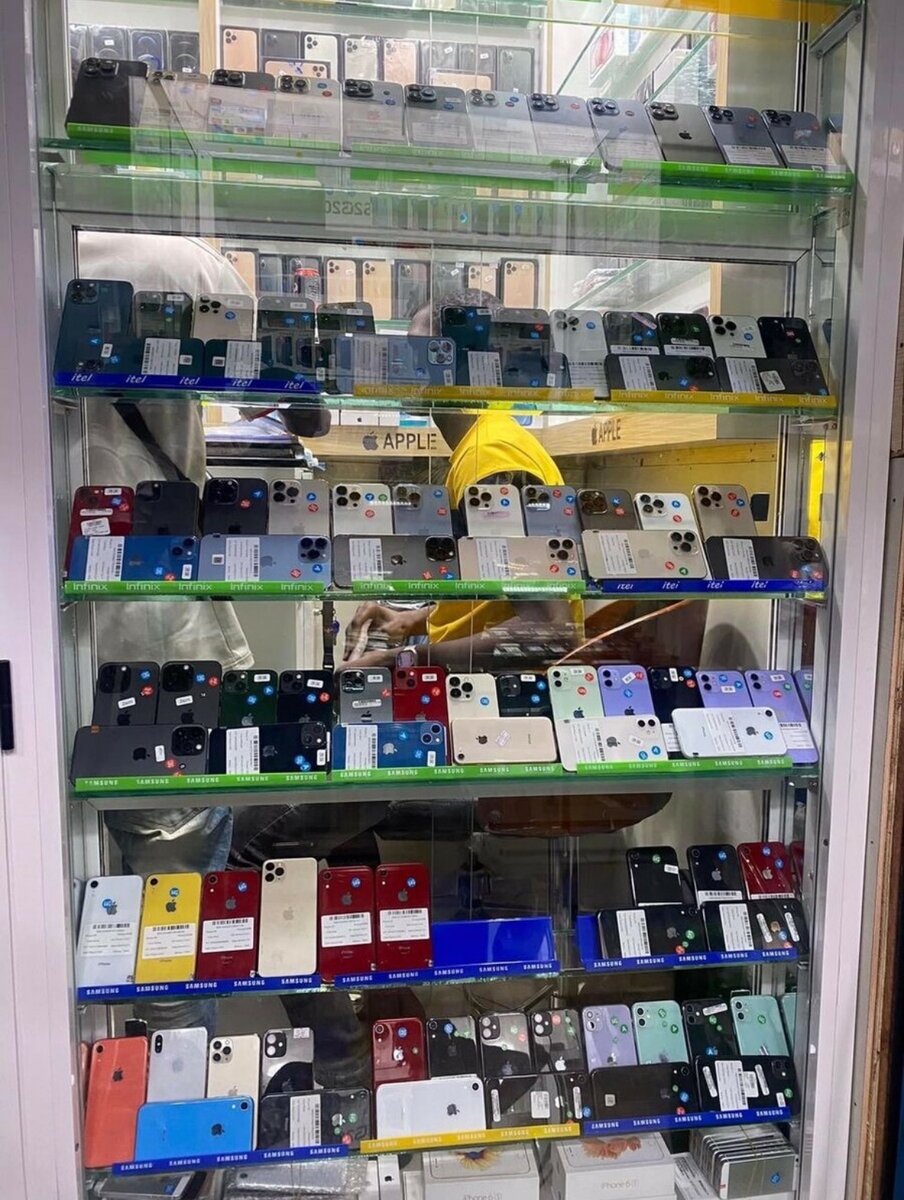 iPhone à 15 pro Max neuf et scellé