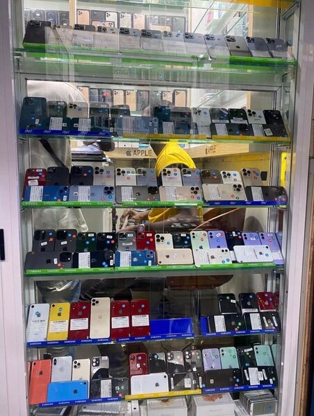 iPhone à 15 pro Max neuf et scellé