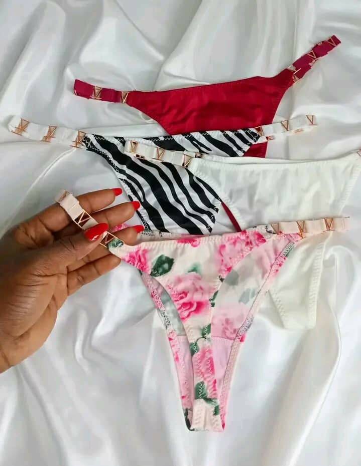 Lot de 5 strings Victoria S