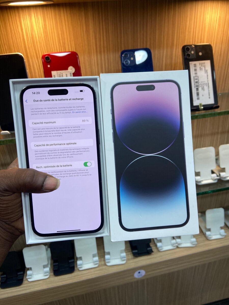 14 Pro Max 256Go avec carton