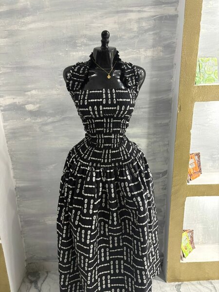 Robe Longue Noire Élégante