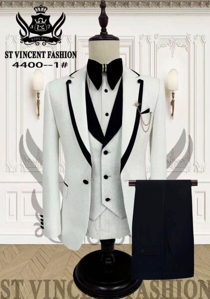 Costume de cérémonie élégant