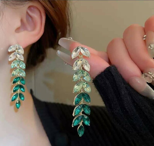 Elegant Leaf Drop Earrings