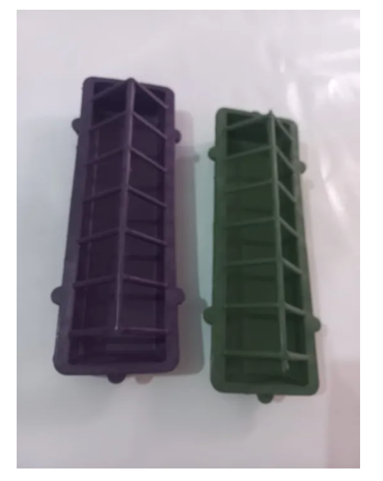 Birds Feeding ports two pieces pack