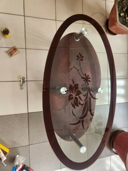 Table basse en verre ovale