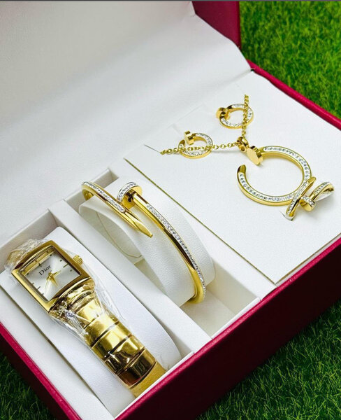 Coffret Montre et Bijoux Doré