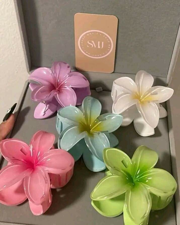 Barrette en forme de fleurs