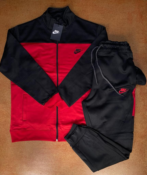 Tracksuit noir rouge