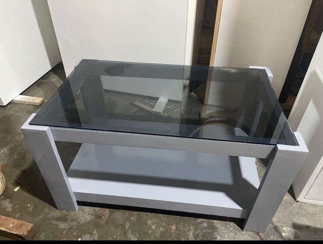 Table basse moderne en verre