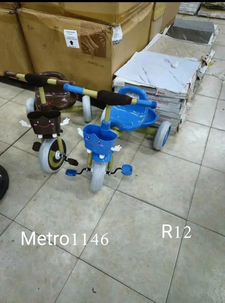 Tricycle enfant avec poignée