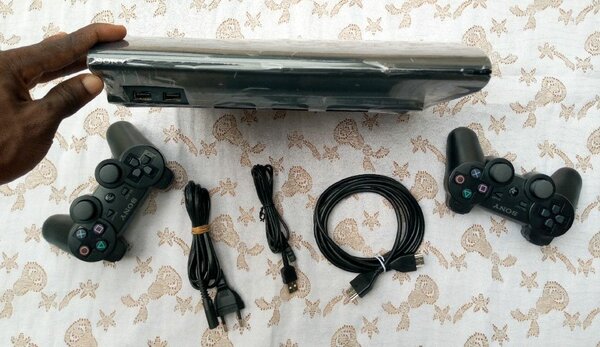 PS3 Ultra slim craquée 20 jeux