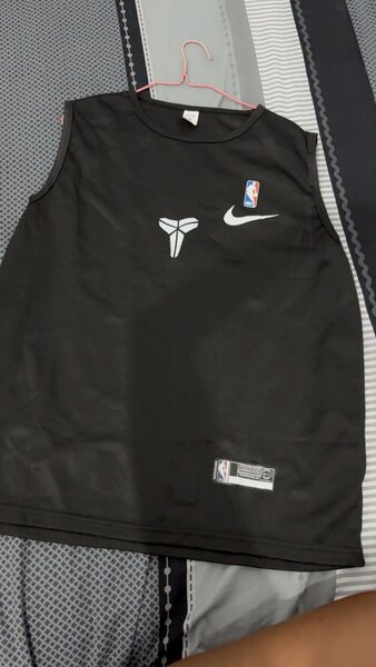 Maillot de basketball noir NBA