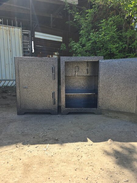 СЕЙФЫ,ОРУЖЕЙНИКИ,НАЛИЧИИ ЕСТЬ