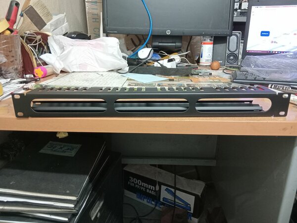 Panneau de brassage réseau 24 ports