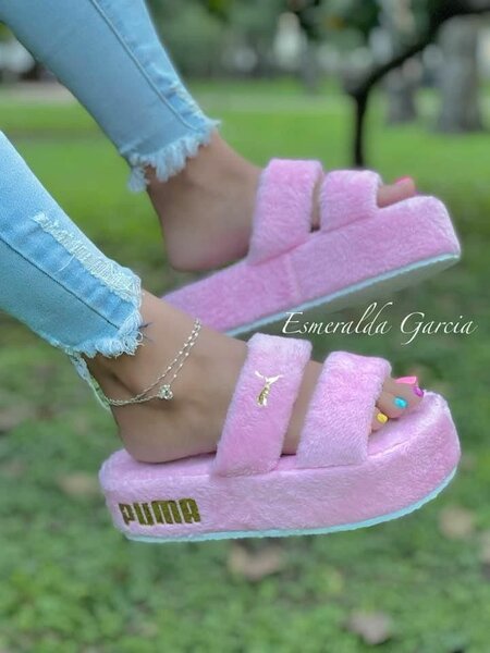 Claquettes élégantes et confortables